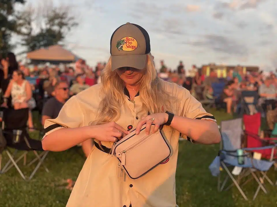 WAIST-SLING-Crossbody-PAC-GTM-116-sling Gun Tote'n Mamas